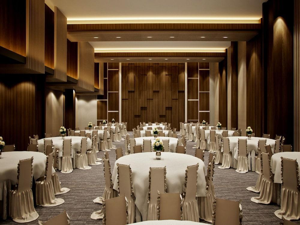 Aston Sidoarjo City Hotel & Conference Center Exterior photo